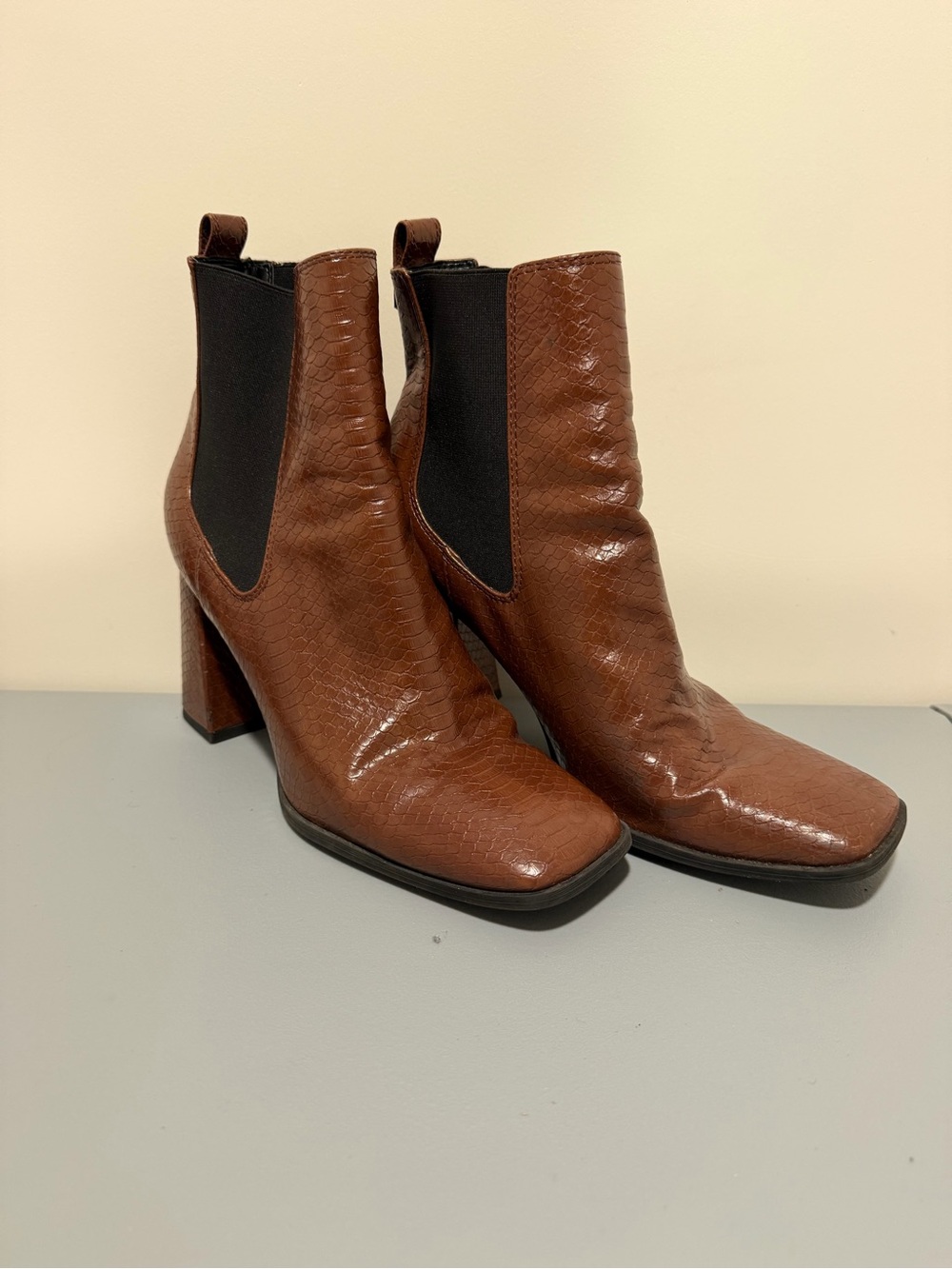 Circus by Sam Edelman Women's Brown Chelsea Ankle Boots Square Toe 9.5M